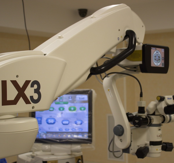 Microscop de operare LuxOR LX3