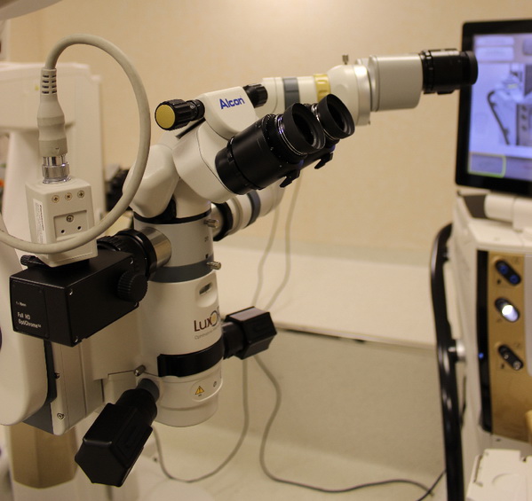 Microscop de operare cataracta LuxOR LX3